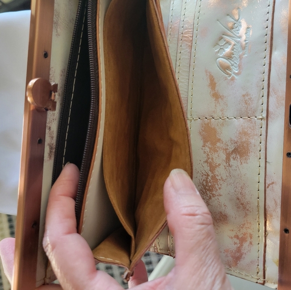 Patricia Nash Cream and Tan Embossed Clutch - Picture 3 of 8